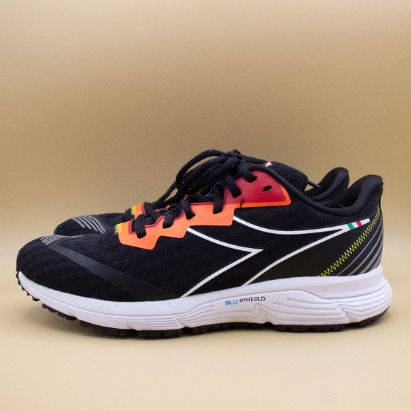 Diadora Mythos BluShield Volo 2 Black Running Shoes C9818 Women's Size 7.5 - Picture 1 of 8